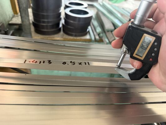 AISI 434 DIN X6CrMo17-1 कोल्ड रोल्ड स्टेनलेस स्टील स्ट्रिप इन कॉइल